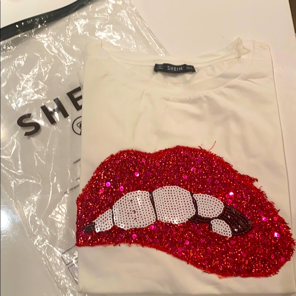 Red lips - t-short